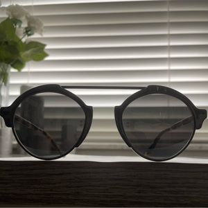 illesteva womens sunglasses. Never worn.